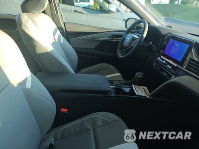 2026 Toyota Camry SE - zdjęcie 14 z 25 - miniatura