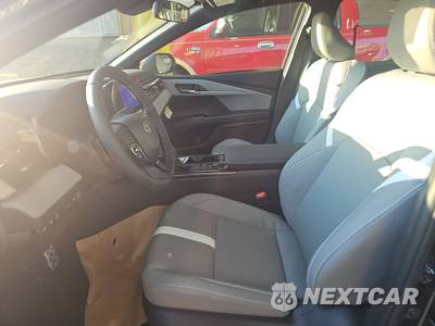 2026 Toyota Camry SE - zdjęcie 13 z 25 - miniatura