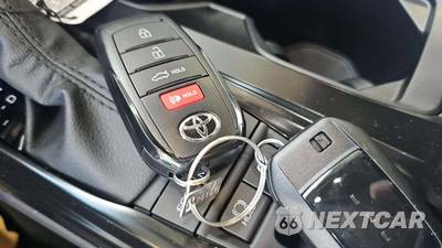 2026 Toyota Camry SE - zdjęcie 24 z 25 - miniatura