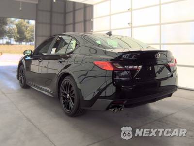 2026 Toyota Camry SE - zdjęcie 8 z 25 - miniatura