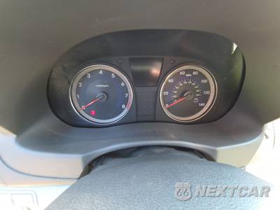 2016 Hyundai Accent SE Sedan - zdjęcie 12 z 17 - miniatura