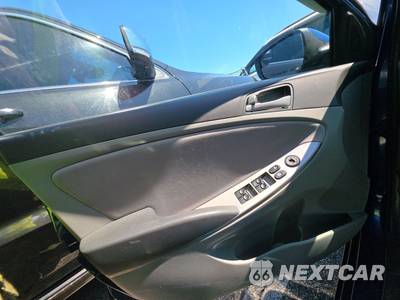 2016 Hyundai Accent SE Sedan - zdjęcie 9 z 17 - miniatura