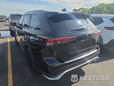 2024 Toyota Highlander XSE - zdjęcie 6 z 22 - miniatura
