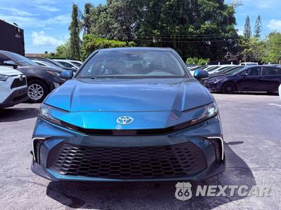2025 Toyota Camry SE - zdjęcie 1 z 14 - miniatura