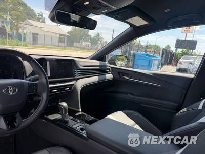 2025 Toyota Camry SE - zdjęcie 7 z 14 - miniatura