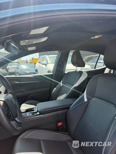 2025 Toyota Camry SE - zdjęcie 9 z 14 - miniatura