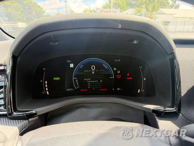 2025 Toyota Camry SE - zdjęcie 14 z 14 - miniatura