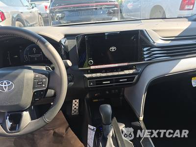 2026 Toyota Camry SE - zdjęcie 17 z 24 - miniatura
