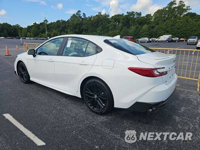 2026 Toyota Camry SE - zdjęcie 6 z 21 - miniatura