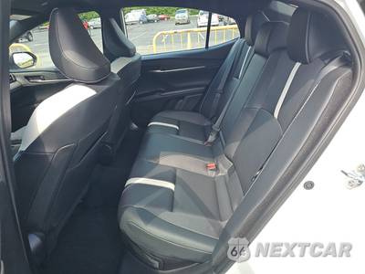 2026 Toyota Camry SE - zdjęcie 13 z 21 - miniatura
