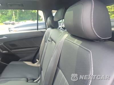 2022 Volkswagen Tiguan SE R-Line Black - zdjęcie 16 z 22 - miniatura