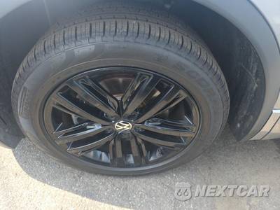 2022 Volkswagen Tiguan SE R-Line Black - zdjęcie 8 z 22 - miniatura