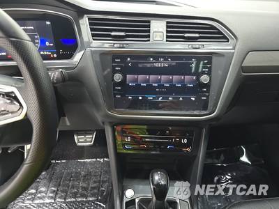 2022 Volkswagen Tiguan SE R-Line Black - zdjęcie 11 z 24 - miniatura