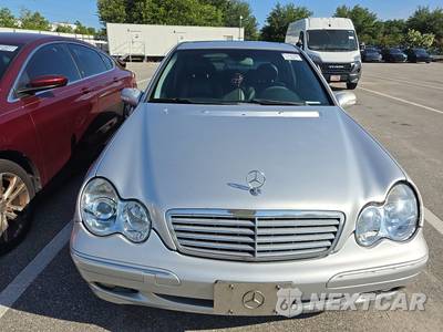 2002 Mercedes-Benz C 240 Sedan - zdjęcie 2 z 39 - miniatura