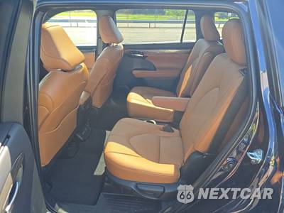 2026 Toyota Highlander Platinum - zdjęcie 19 z 26 - miniatura