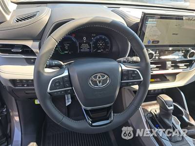 2026 Toyota Highlander Hybrid Limited - zdjęcie 16 z 26 - miniatura