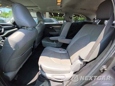 2022 Toyota Highlander Hybrid Limited - zdjęcie 13 z 31 - miniatura