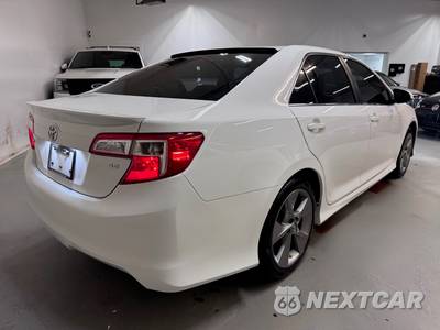 2014 Toyota Camry SE Sport - zdjęcie 3 z 24 - miniatura