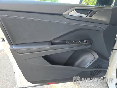 2025 Volkswagen Taos SE Black - zdjęcie 9 z 22 - miniatura
