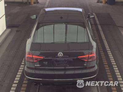 2017 Volkswagen Passat 1.8T R-Line w/Comfort Pkg - zdjęcie 5 z 30 - miniatura