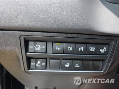 2026 Toyota Sequoia Platinum - zdjęcie 25 z 27 - miniatura