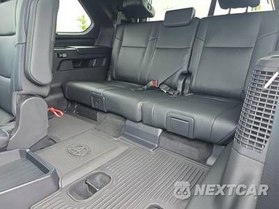 2026 Toyota Sequoia Platinum - zdjęcie 17 z 27 - miniatura