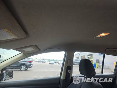 2009 Nissan Versa 1.8 S Hatchback - zdjęcie 17 z 36 - miniatura