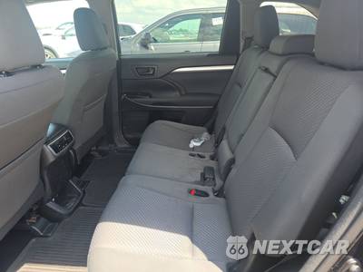 2016 Toyota Highlander LE - zdjęcie 13 z 30 - miniatura