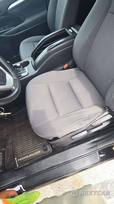 2016 Toyota Highlander LE - zdjęcie 28 z 30 - miniatura
