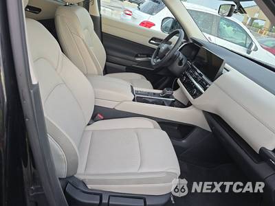 2026 Nissan Pathfinder SL - zdjęcie 14 z 32 - miniatura