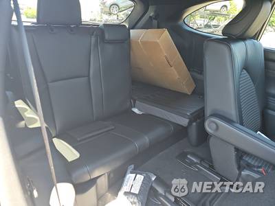 2026 Toyota Highlander XSE - zdjęcie 14 z 24 - miniatura