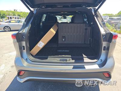 2026 Toyota Highlander XSE - zdjęcie 17 z 24 - miniatura