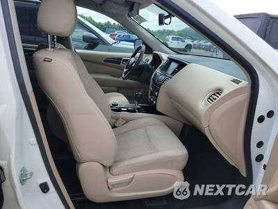2017 Nissan Pathfinder SV - zdjęcie 8 z 54 - miniatura