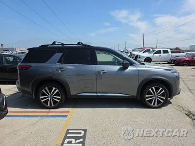 2025 Nissan Pathfinder Platinum - zdjęcie 4 z 25 - miniatura