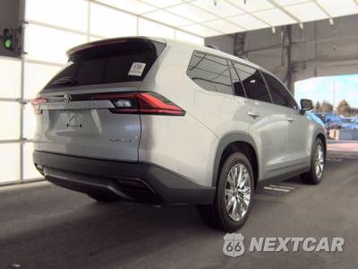 2024 Toyota Grand Highlander Platinum - zdjęcie 4 z 36 - miniatura