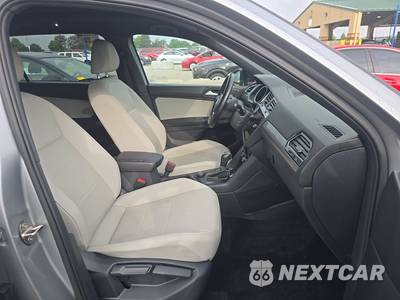 2021 Volkswagen Tiguan SE R-Line Black - zdjęcie 8 z 33 - miniatura
