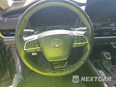 2025 Toyota Grand Highlander Platinum - zdjęcie 10 z 19 - miniatura