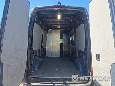 2019 Mercedes-Benz Sprinter 2500 Crew Van High Roof 144.0" WB - zdjęcie 16 z 39 - miniatura