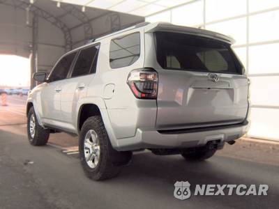 2022 Toyota 4Runner SR5 - zdjęcie 6 z 19 - miniatura