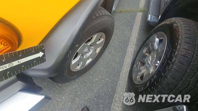 2010 Toyota FJ Cruiser w/Rear Doors - zdjęcie 24 z 26 - miniatura
