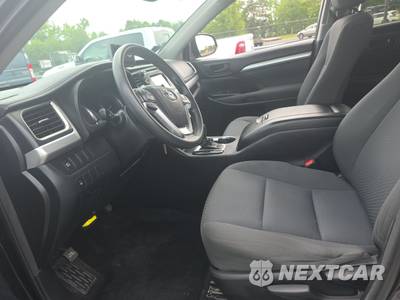 2017 Toyota Highlander LE - zdjęcie 7 z 19 - miniatura