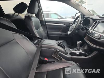 2015 Toyota Highlander XLE - zdjęcie 8 z 22 - miniatura