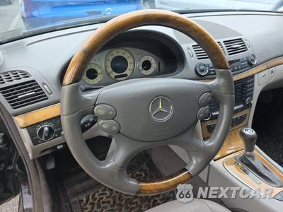 2007 Mercedes-Benz E 550 4MATIC Sedan - zdjęcie 10 z 23 - miniatura