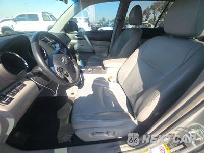 2013 Toyota Highlander SE - zdjęcie 7 z 38 - miniatura