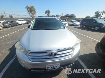 2013 Toyota Highlander SE - zdjęcie 2 z 38 - miniatura