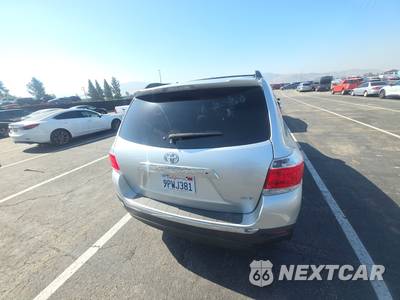 2013 Toyota Highlander SE - zdjęcie 5 z 38 - miniatura