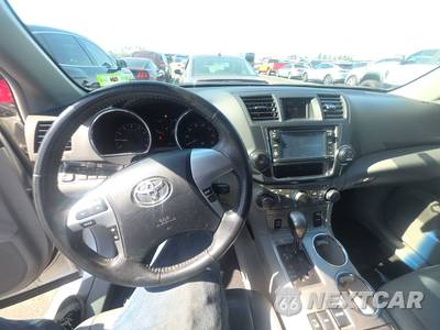 2013 Toyota Highlander SE - zdjęcie 11 z 38 - miniatura