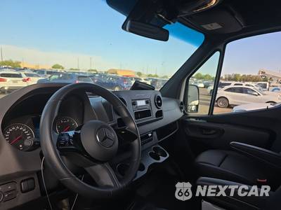2025 Mercedes-Benz Sprinter 2500 Cargo Van Standard Roof 144.0" WB - zdjęcie 11 z 24 - miniatura
