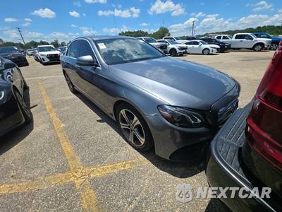 2018 Mercedes-Benz E 300 Sedan - zdjęcie 3 z 25 - miniatura