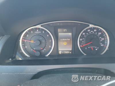 2016 Toyota Camry SE - zdjęcie 12 z 41 - miniatura